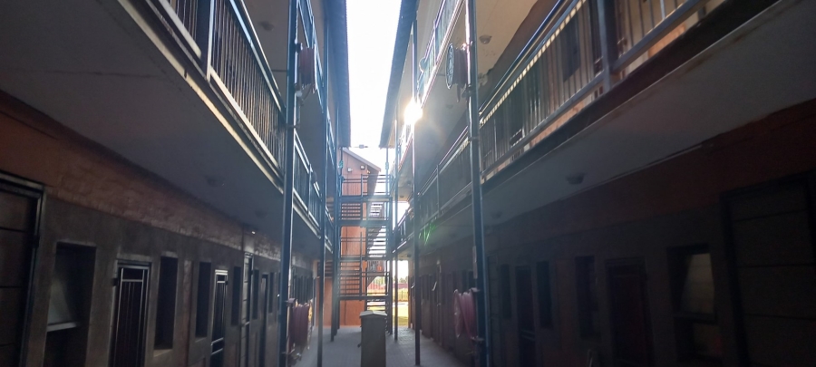 1 Bedroom Property for Sale in Vredenhof Sh Free State